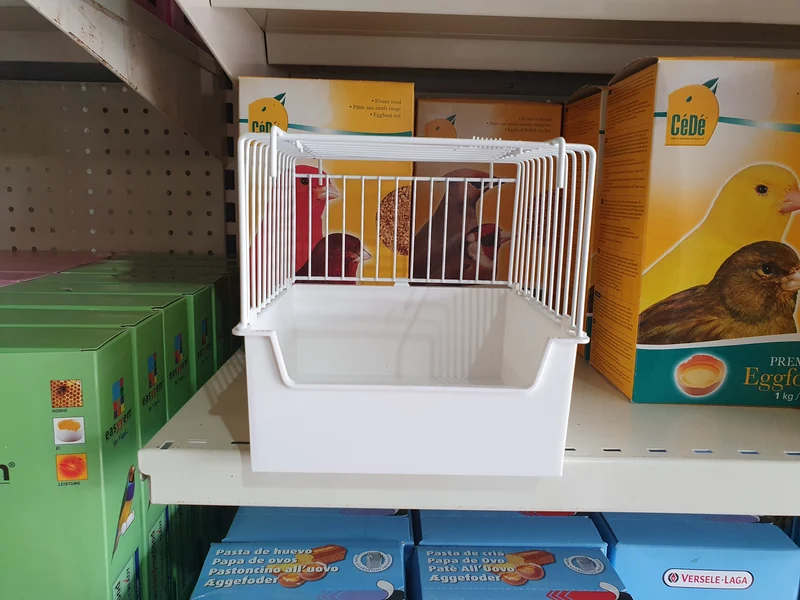 Cage bébé avec porte petite