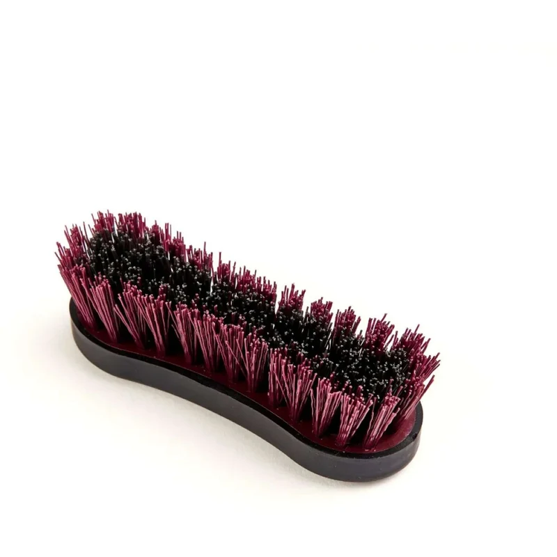 Ezi-groom by Shires Brosse à Sabots Bordeaux