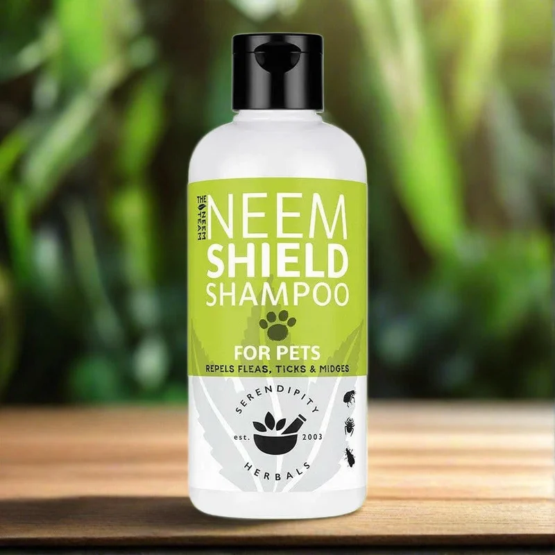 Shampoing à l’huile de Neem pour chien – Anti-puces et tiques | Neem Pet Shield