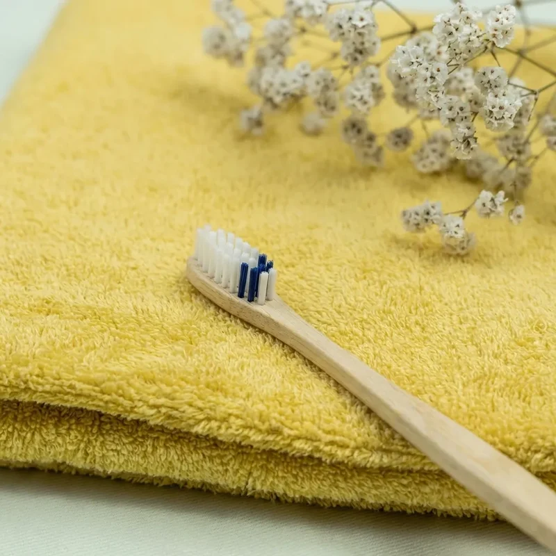 Brosse à Dents en bois Medium - Apimani