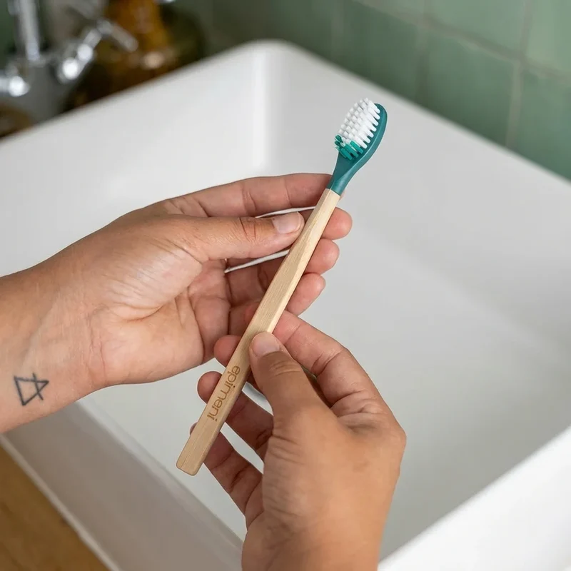 Brosse à Dents Rechargeable Medium (couleur aléatoire) - Apimani