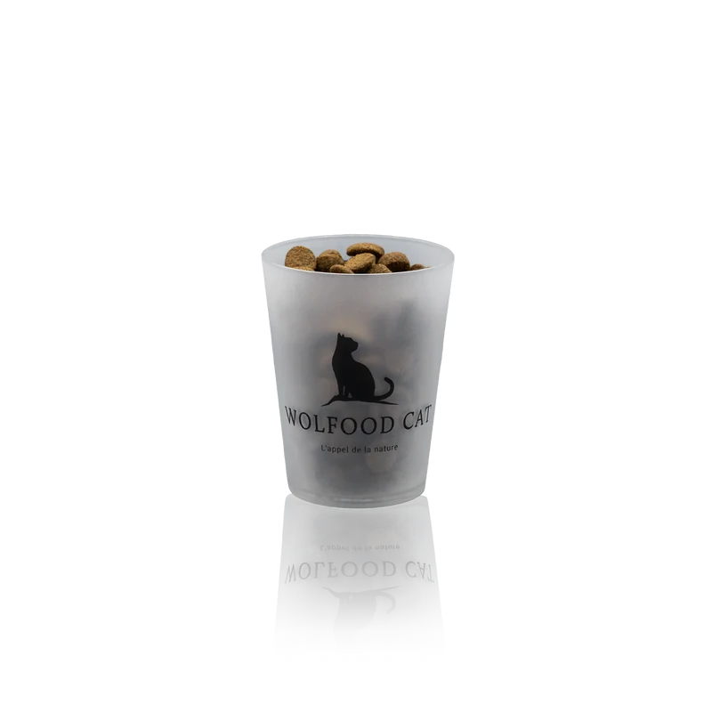 Gobelet doseur pour chat