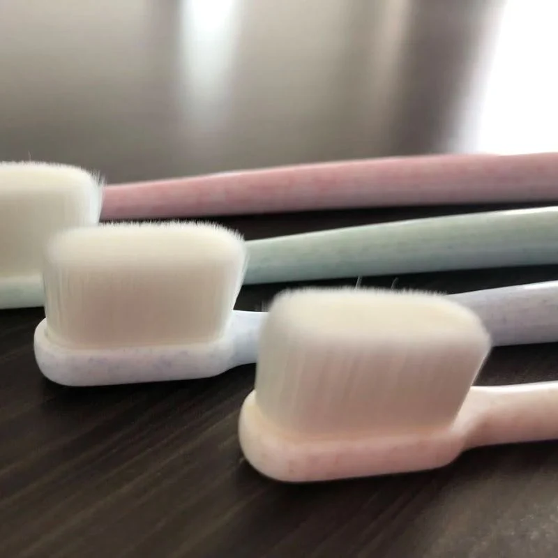 BROSSE À DENT BIODÉGRADABLE POUR CHIEN (2 TAILLES DISPO)