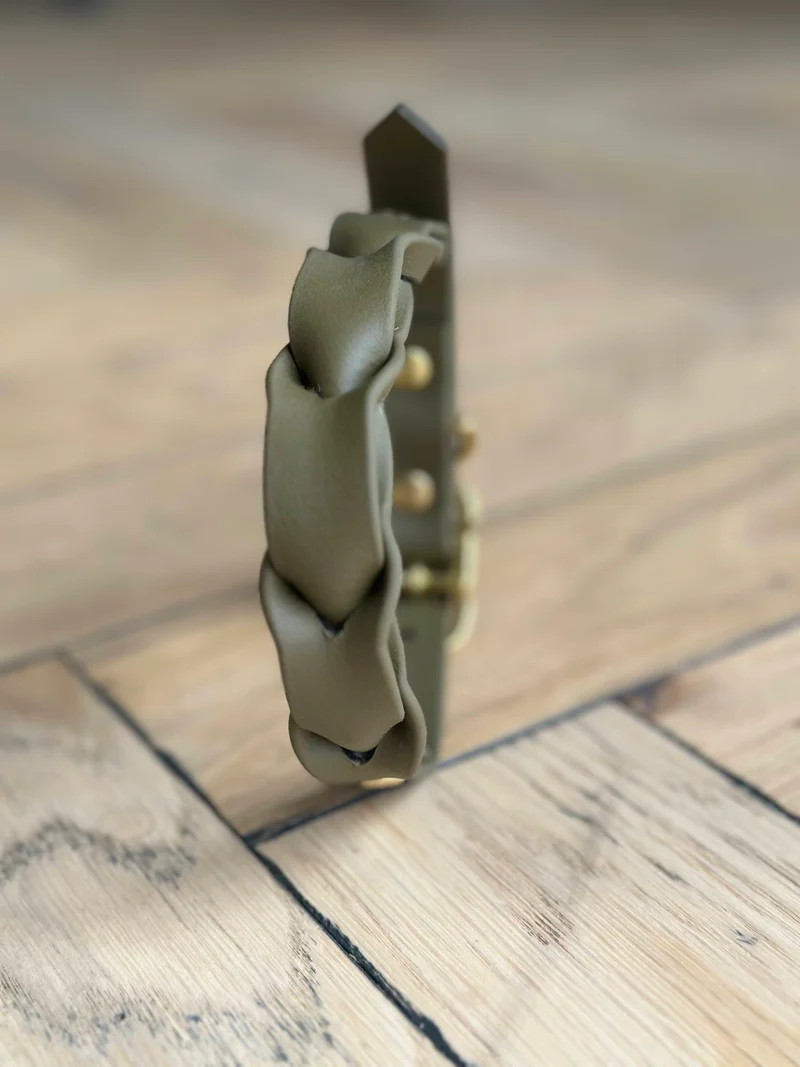 Collier kaki et doré tressé en Biothane®